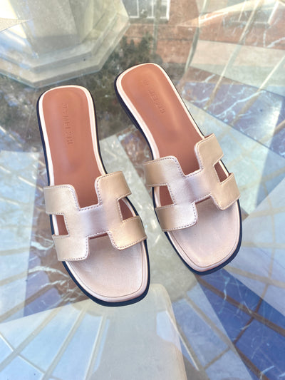 THE ‘H’ SANDAL gold